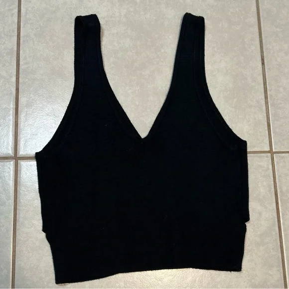 Abercrombie and Fitch Elegant crisscross Black Women's Top - Picture 2 of 5